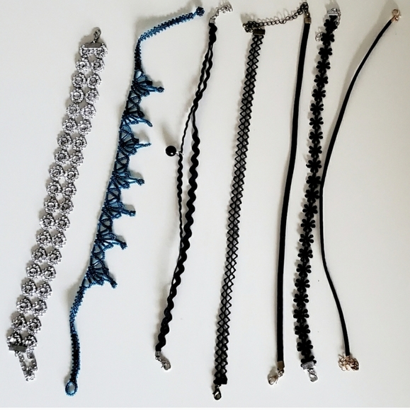 7 chokers, black, knit, beaded and more - Picture 3 of 6